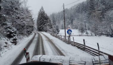 VIDEO: Cod Portocaliu de ninsoare și viscol în Alba. Situația pe drumurile din județ