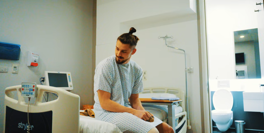 Radu Drăgușin așa cum nu l-ai mai văzut » Fundașul a deschis ușa casei sale din Londra