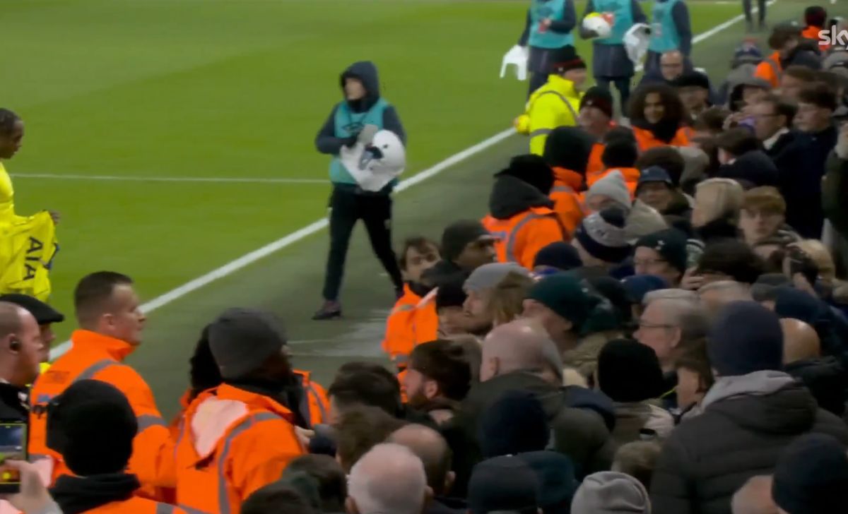 Șocant! Coechipierul lui Drăgușin a provocat un suporter la bătaie