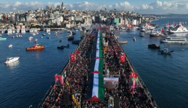 500.000 de oameni pe străzi în prima zi a anului