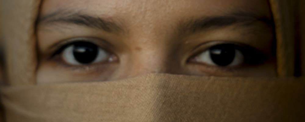 Teroare publică în baza legii sharia: Cuplu biciuit de 140 de ori pentru adulter și consum de alcool