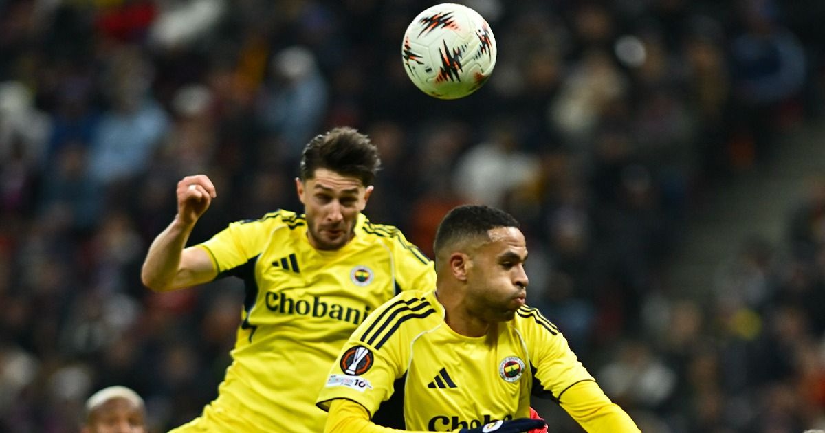 FOTO. Mihai Stoica, apelat imediat. Gafa de la golul lui Fenerbahce l-a făcut pe Becali să pună instant mâna pe telefon