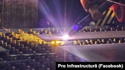 Imagine din fabrica de confecții metalice a asociertii turce Mapa-Cengiz, de pe secțiunea 2.