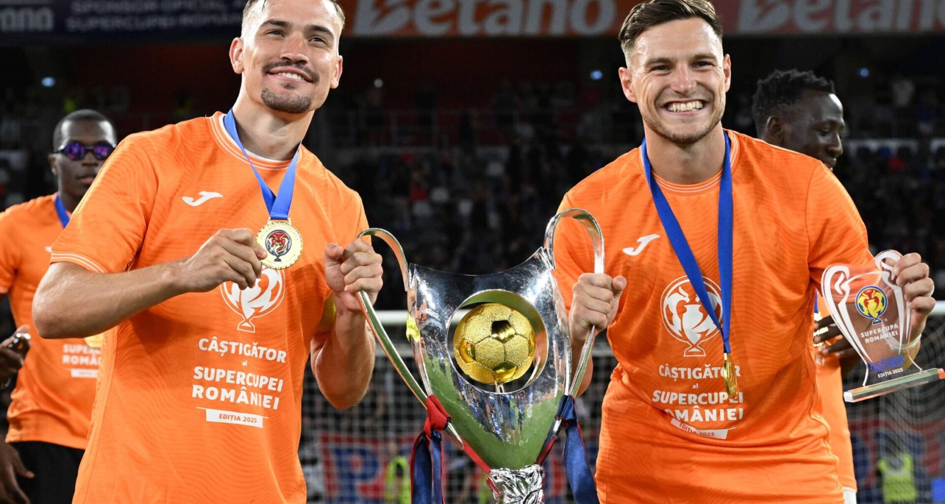 FCSB a dat răspunsul după oferta primită pentru Dennis Politic