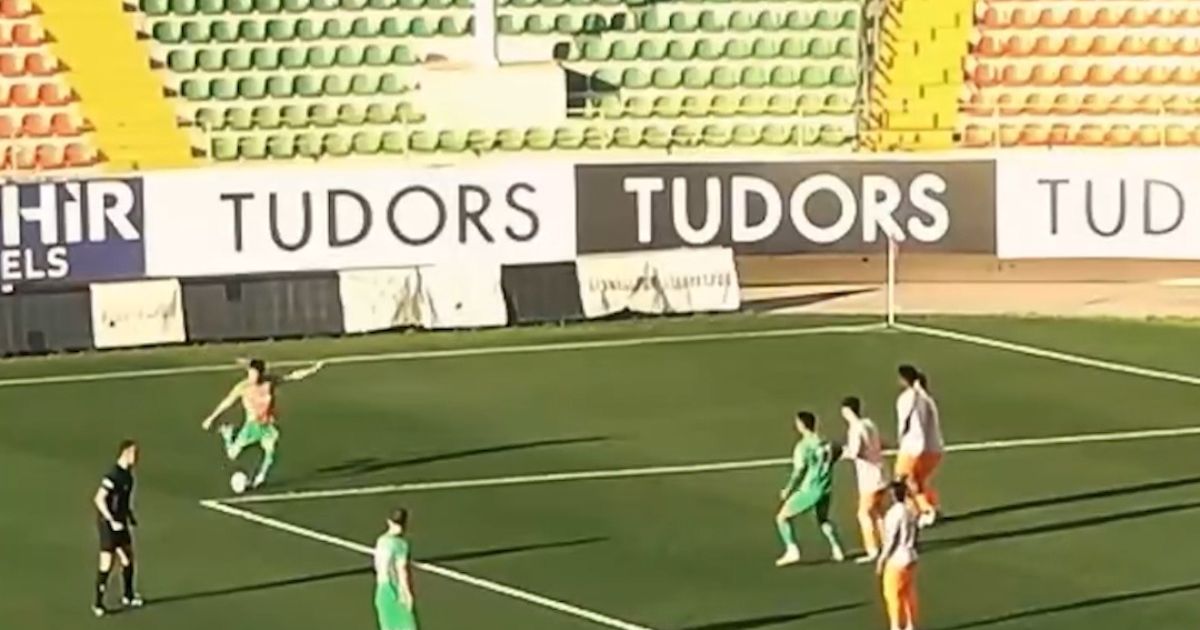 Ianis Hagi, în prim-plan. Mijlocașul a marcat din lovitură liberă cu Metaloglobus, apoi a vorbit la telefon cu Mircea Lucescu