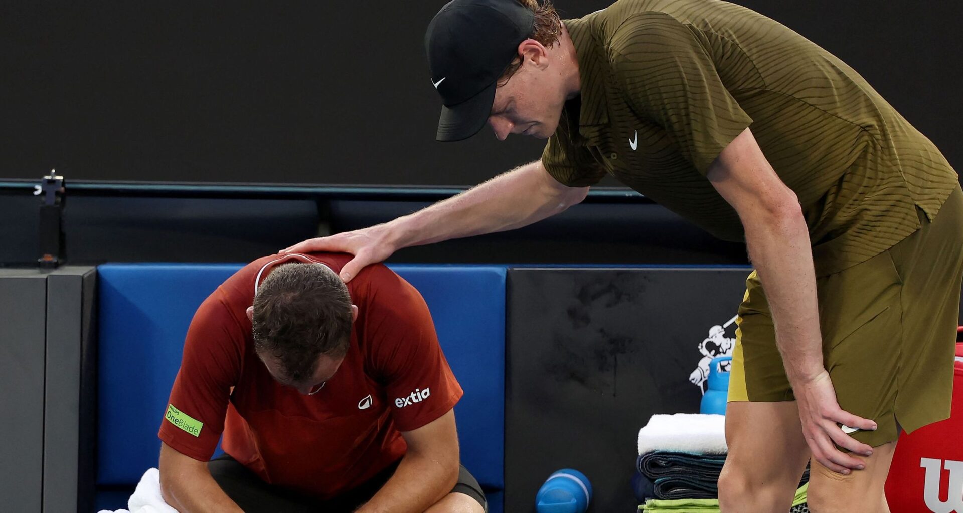 Jannik Sinner, clasă absolută după ce adversarul de la Australian Open a abandonat. Ce a făcut italianul