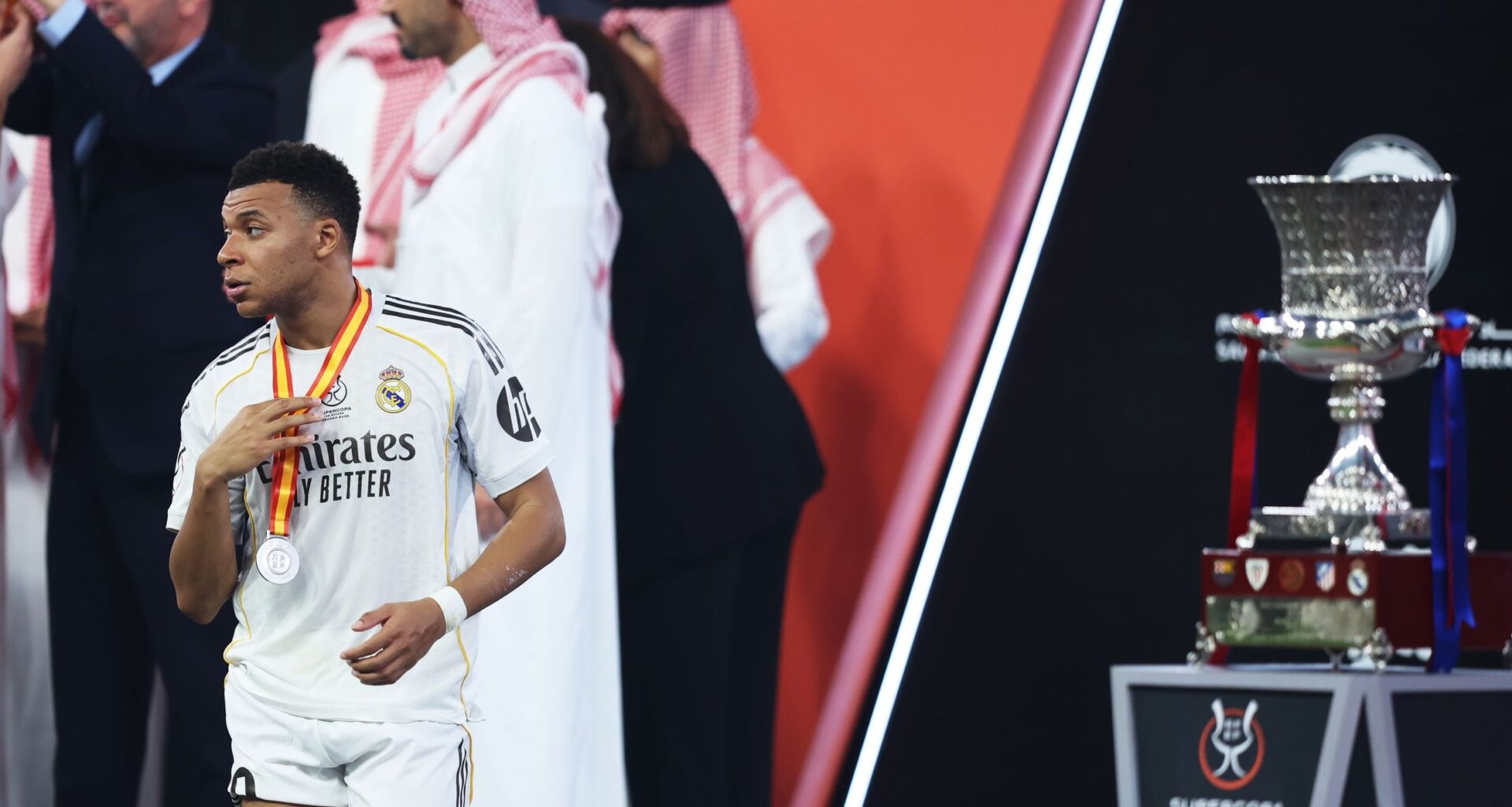 Atitudine oribilă a lui Mbappe. Cu medalia la gât şi aplaudat de Barcelona, francezul şi-a arătat frustrarea