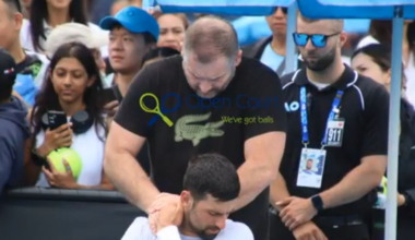 Alarmă pentru Djokovic la Australian Open! Sârbul a avut nevoie de îngrijiri medicale şi s-a retras din setul de pregătire