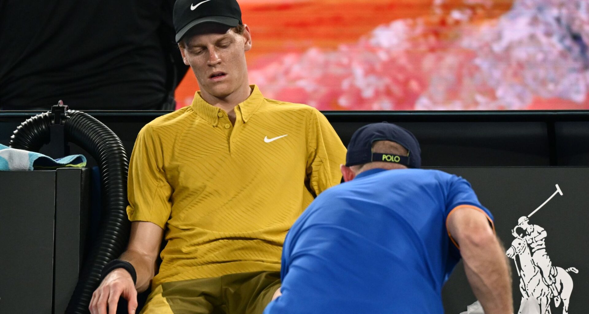 Sinner, la un pas să abandoneze la Australian Open! Jannik, salvat de Cahill şi de organizatori. Ce s-a întâmplat