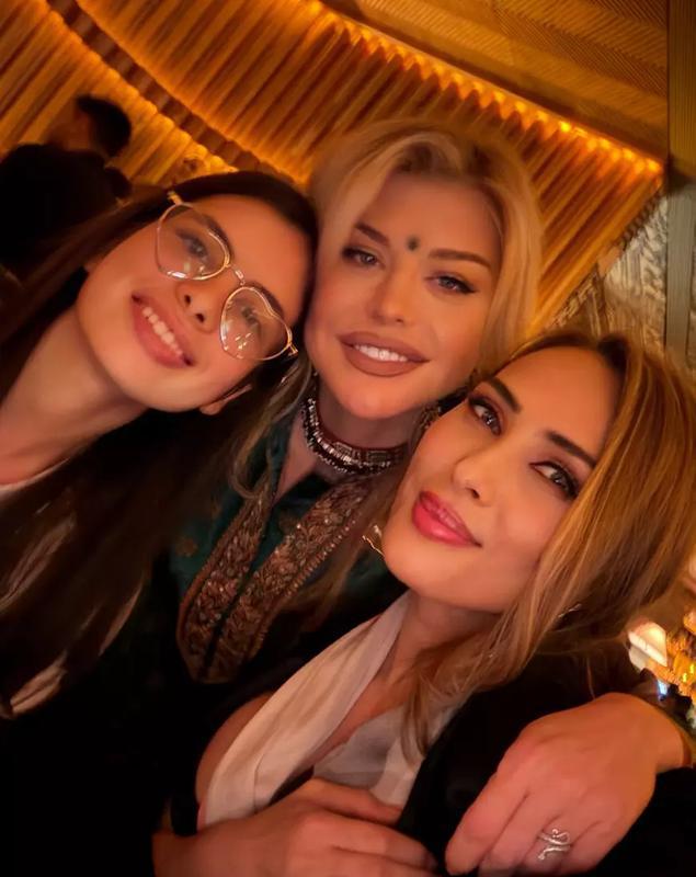 iulia vantur si loredana groza in india 3