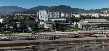 pe o linie aflată în șantier trenurile ajung chiar și cu o oră mai devreme