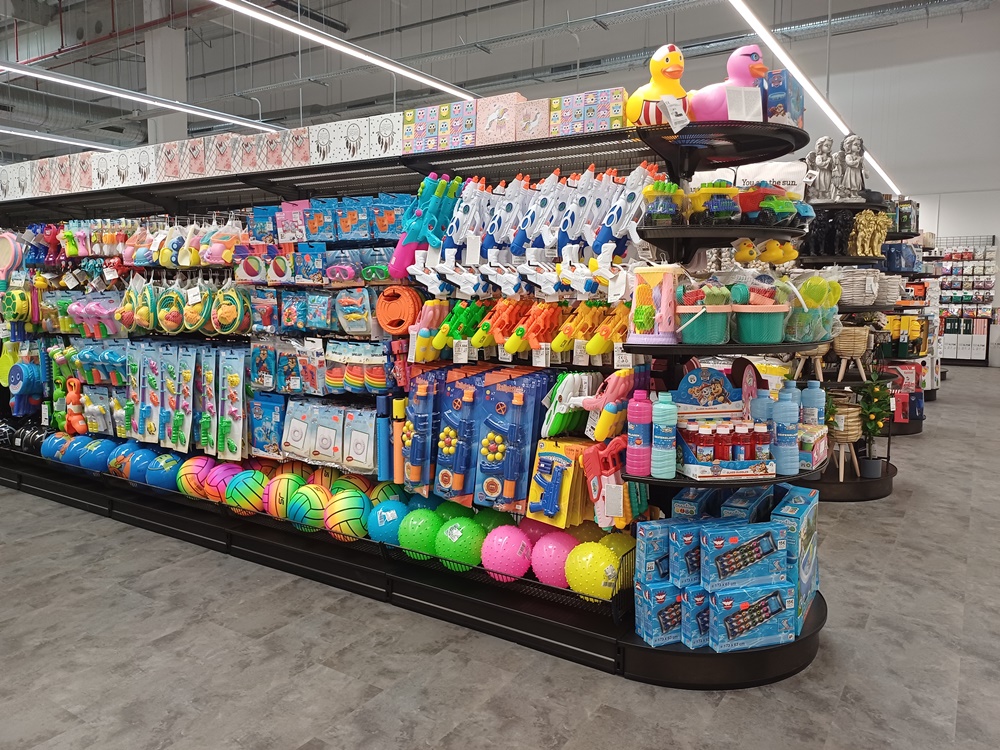 Lanțul german care vinde produse de la un euro se îndreaptă spre 100 de magazine în România