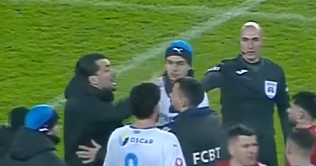 FOTO. Scandal la U Craiova - Botoșani. Mario Felgueiras, eliminat după izbucnirea de la finalul meciului » Contre pe teren cu Leo Grozavu