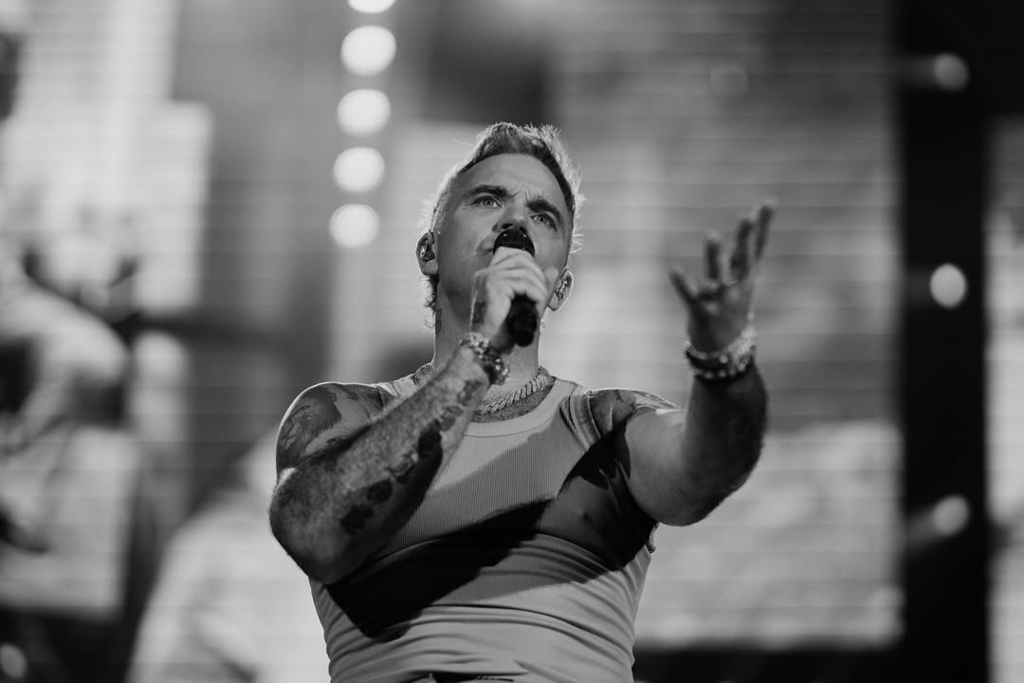 Robbie Williams detronează Beatles și stabilește un nou record cu cel mai recent album