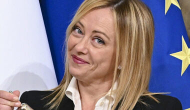 Premierul Italiei, Georgia Meloni, pictată ca înger într-o biserică din Roma. Imaginea a apărut după o renovare