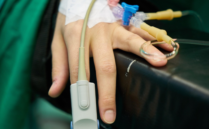 Un focar de Salmonella face ravagii. Ce aliment au mâncat zecile de persoane care s-au infectat