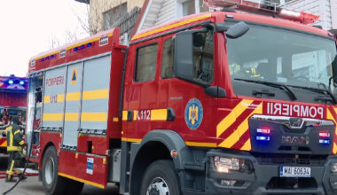 Incendiu de amploare în București. Mai multe locuințe și anexe au fost cuprinse de flăcări. Două persoane au primit îngrijiri medicale FOTO