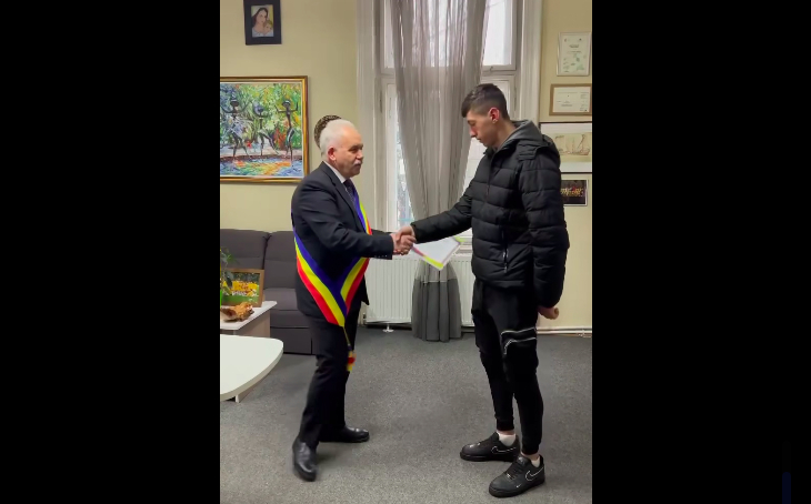 Adolescentul de 17 ani care a scos un copil din Someș a fost premiat. Ce a primit salvatorul VIDEO