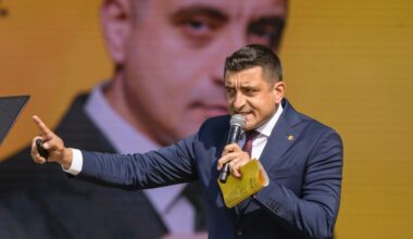 George Simion vrea protest național cu 100.000 de oameni, din solidaritate cu oamenii din Curtea de Argeș. "Dacă nu țipi, nu primești de mâncare"