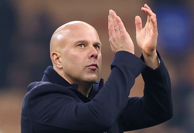 Arne Slot, ca și demis de Liverpool. Fostul antrenor de la Real Madrid, principalul favorit să revină pe Anfield