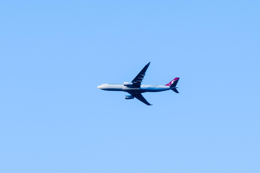 Ce se poate întâmpla la aterizarea pe ninsoare. Un avion cu pasageri a fost implicat într-un incident la aeroportul din Sibiu