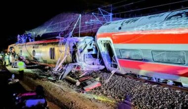 Tragedie de proporții în Spania, după ce două trenuri de mare viteză s-au ciocnit. Salvatorii scot morți și răniți dintre fiarele contorsionateVIDEO