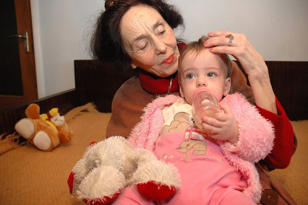 Cum arată acum fiica Adrianei Iliescu, cea mai vârstnică mamă din România. Eliza are 19 ani FOTO