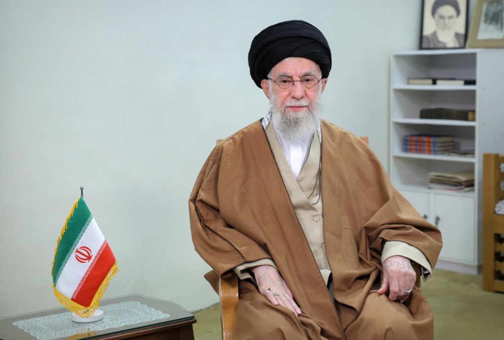 Iranul fierbe. Speculații despre un plan de fugă al ayatollahului Khamenei la Moscova