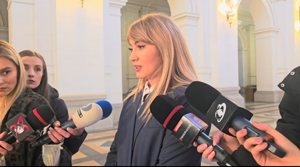 A început procesul avocatei AUR împotriva Guvernului Bolojan. Cauza vizează înființarea unui comitet de analiză a legilor Justiției