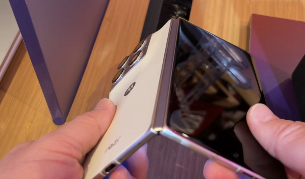 Motorola Razr Fold, alternativa mai accesibilă la Galaxy Z Fold? Ce a descoperit un YouTuber despre noul flagship