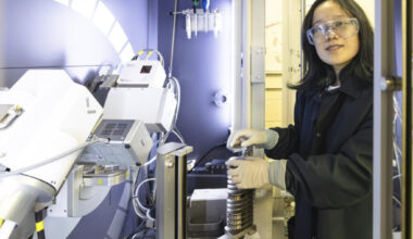 O țară europeană a realizat prima baterie cu stare solidă produsă în serie. Va oferi o încărcare în 5 minute și promite să schimbe industria