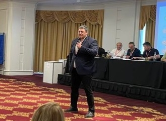 ”Să nu mai fugiți la prima fentă!”