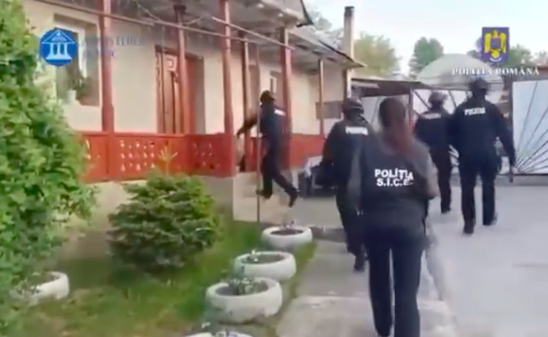 Percheziții în cinci județe pentru obținere ilegală de fonduri publice