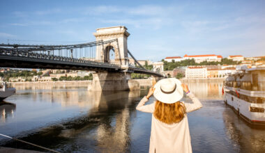 Orașul european în care 8 din 10 turiști sunt români. Trecerea graniței e mai facilă, după intrarea în Schengen. „E scris în limba română peste tot”