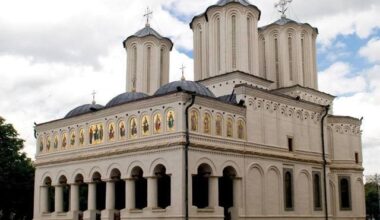 Iniţiativa privind legalizarea prostituţiei - Patriarhia Română: "Prostituţia reprezintă o formă gravă de exploatare şi tranzacţionare a trupului omenesc în scop financiar iar legiferarea nu va conduce la eradicarea traficului de persoane"