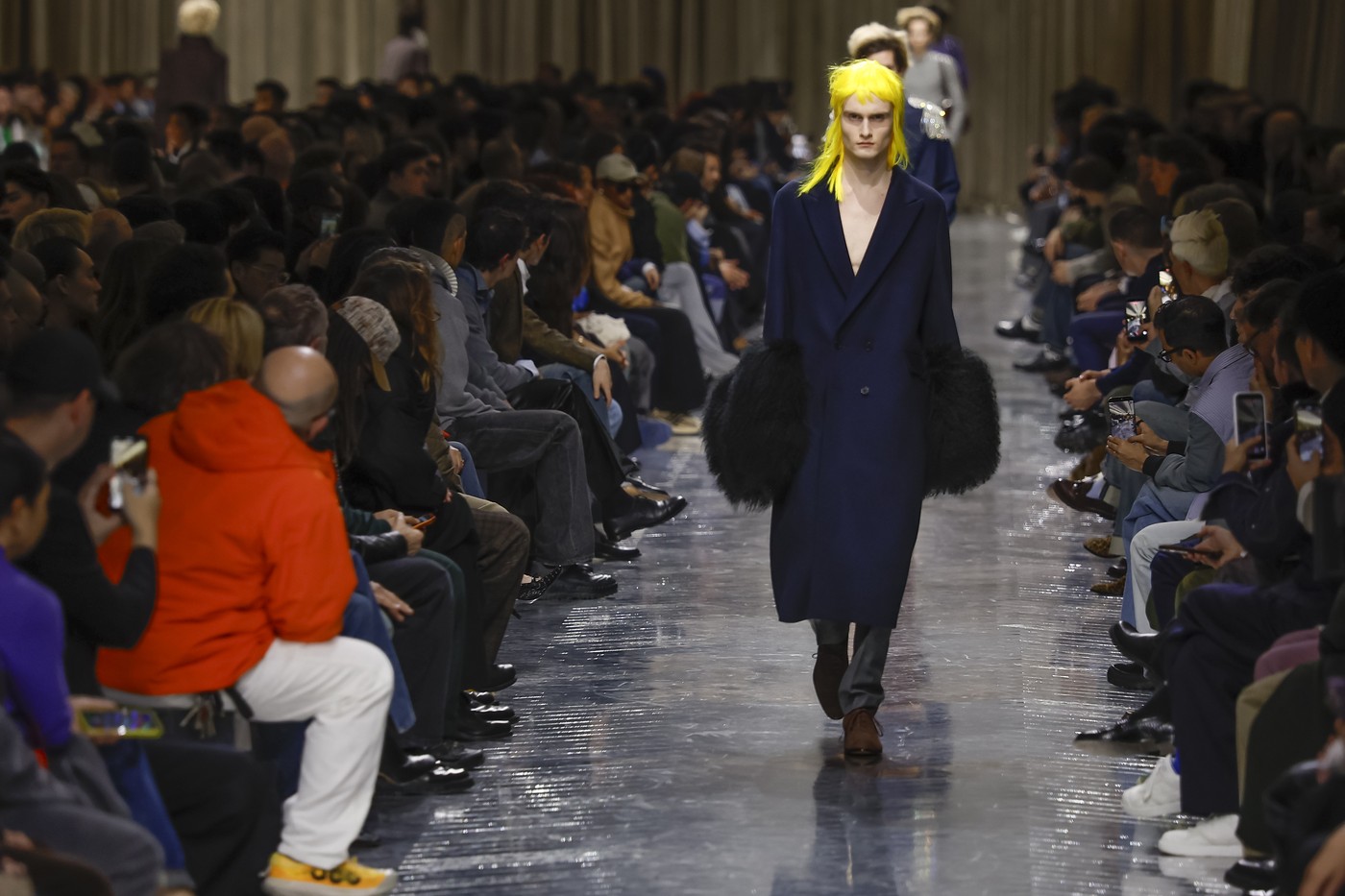 multă valvă, puțină eleganță Dior