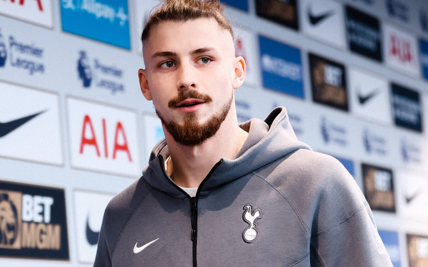 Tottenham a luat decizia finală în cazul lui Radu Drăgușin