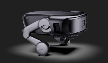 După aspiratorul inteligent cu braţ pentru şosete, Roborock lansează acum şi aspiratorul inteligent cu picioare pentru urcat scările