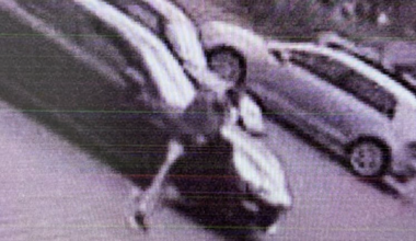 Român, acuzat că a jefuit 10 supermarketuri într-o singură zi. Ce metodă folosea