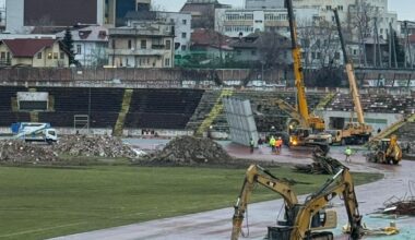 Mobilizare peste așteptări. FOTO: Au intrat buldozerele în peluzele Nord și Sud de pe stadionul Dinamo. Tribuna II e deja istorie