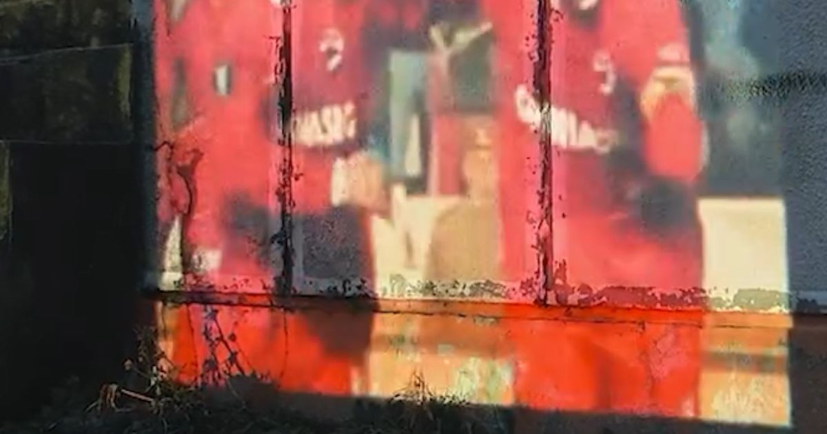 Acțiune specială la stadionul Dinamo / Imagini fabuloase proiectate pe zidurile arenei + o fotografie istorică: „Buldozerele nu ne pot dărâma niciodată amintirile”