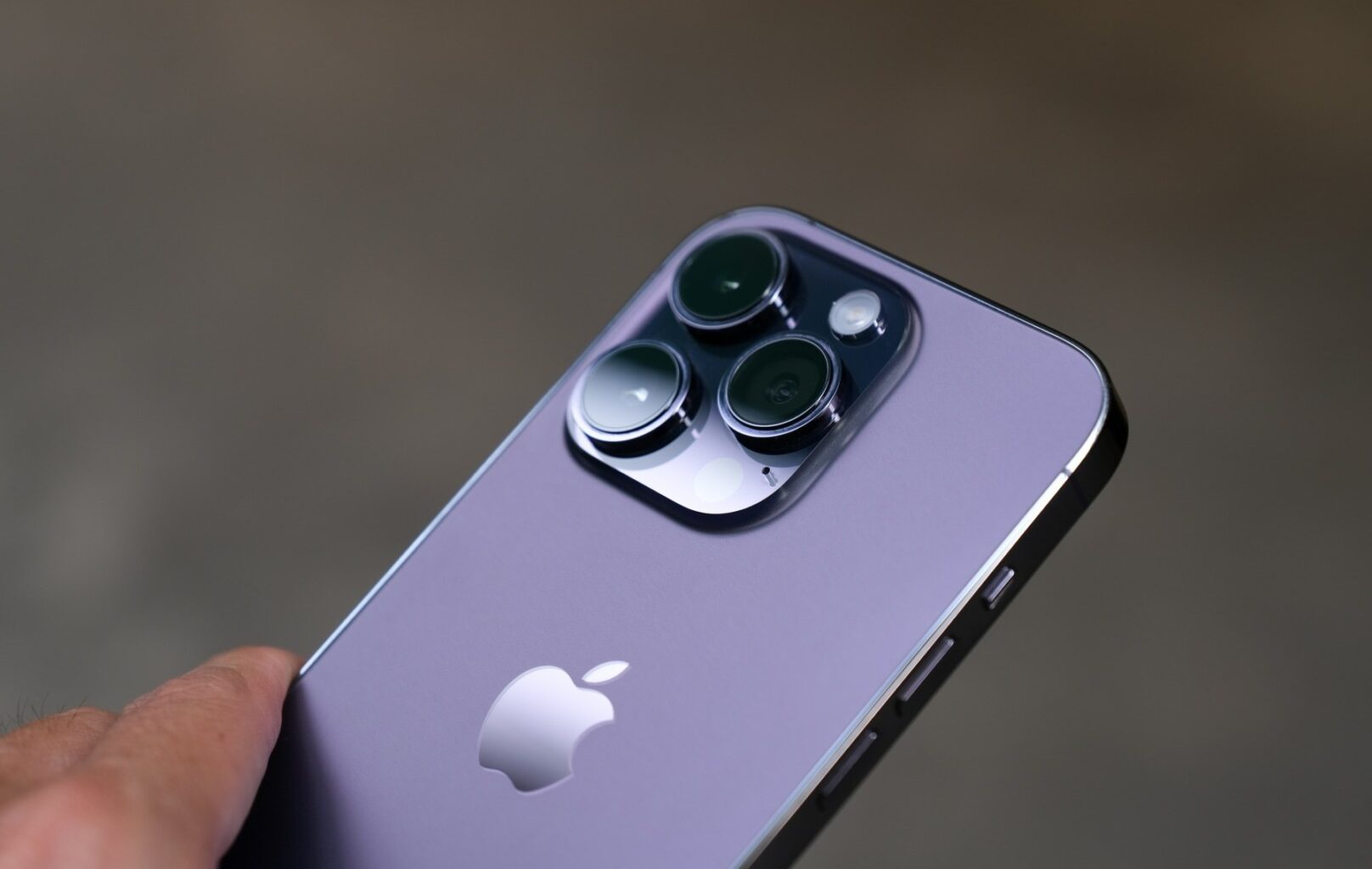 Apple alege Gemini de la Google pentru a rula Siri bazat pe AI