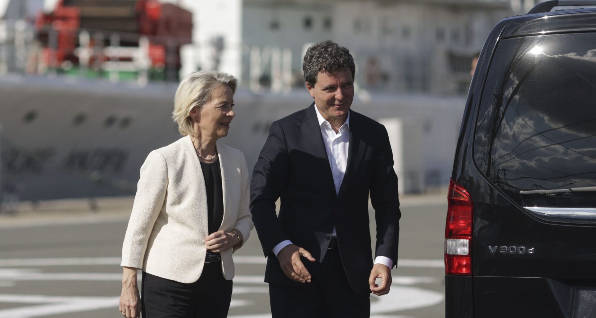 Presa maghiară: Echipa Ursulei von der Leyen „face România măreață” cu miliarde de euro. „Ceea ce s-a întâmplat este fără precedent”