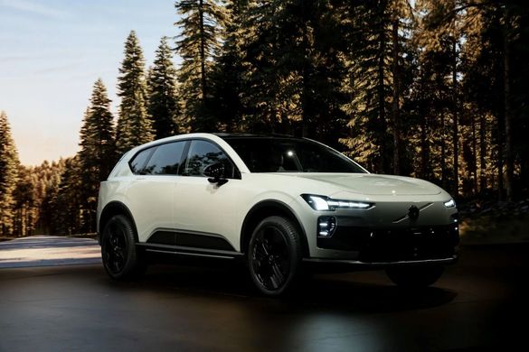 VIDEO&FOTO Volvo a prezentat în premieră noul EX60, cu autonomie mai mare decât BMW iX3, dar mai ieftin cu 6.000 de euro