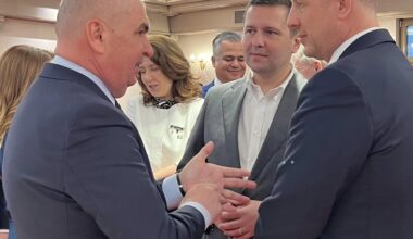 Falsele războaie din coaliție. PSD nu îndrăznește să iasă de la guvernare. Aripa Thuma n-are curaj să-l dea jos pe Bolojan