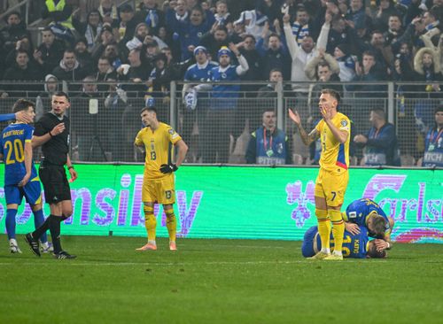 Denis Drăguș, eliminat în Bosnia - România 3-1 (FOTO: Raed Krishan / GOLAZO.ro)