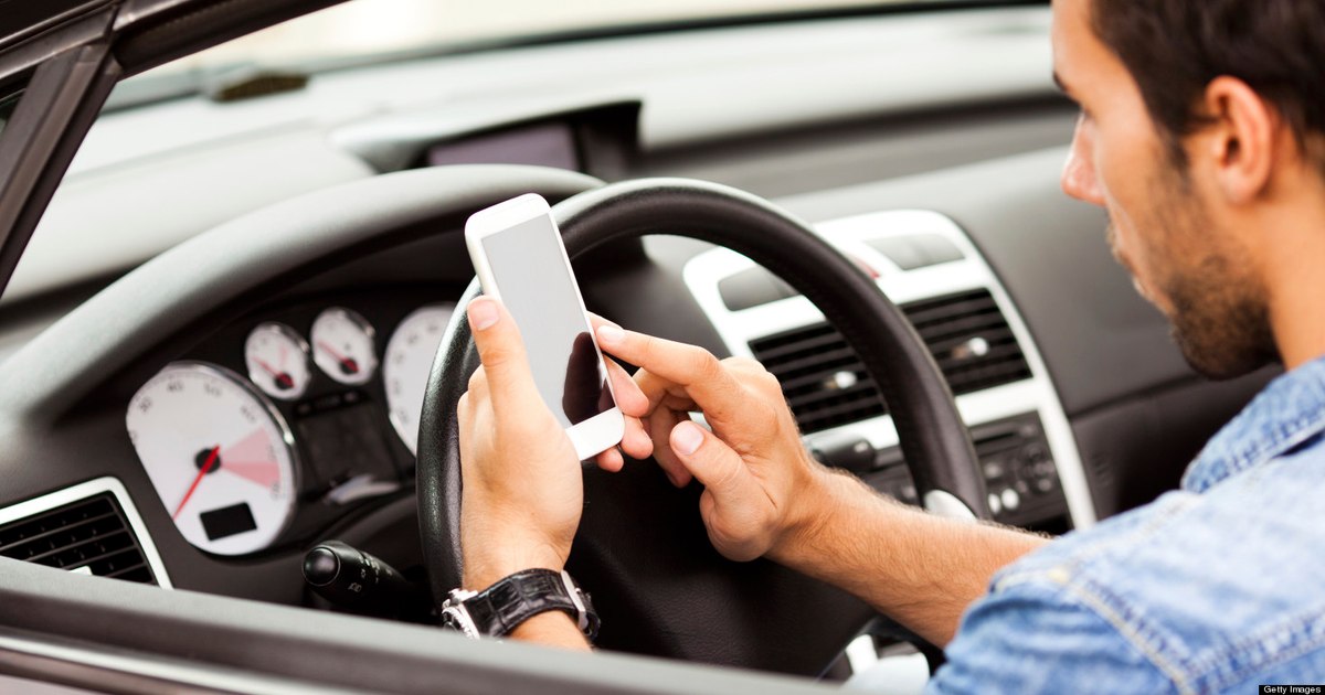 Un șofer a ucis un pieton pe trecere, în timp ce stătea pe telefon, și a primit doar o amendă modestă