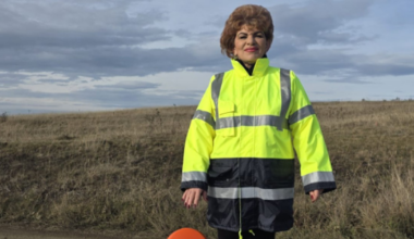 Comună cu dronă profesională de 36.000 de euro și 139 de camere video, în timp ce drumurile rămân neasfaltate