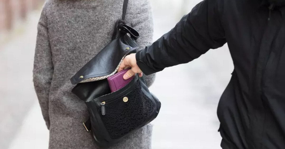 Noua metodă a hoților din Napoli. Cum acționează fără să lase urme: „Nu am simțit nimic”