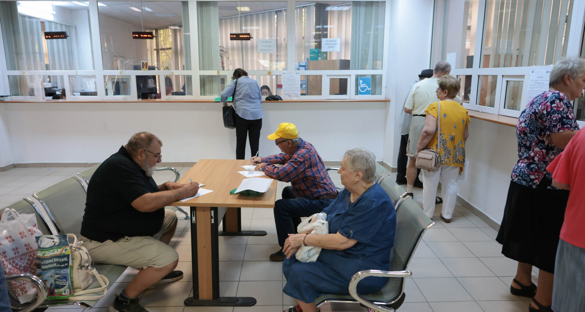 Cât câștigă în plus un pensionar care a ieșit la limită de vârstă față de unul pensionat anticipat